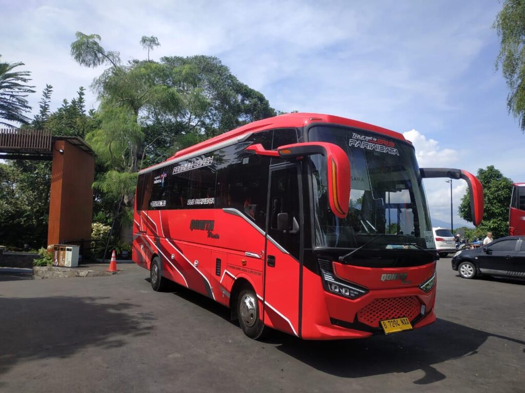 Medium Bus Jetbus 5